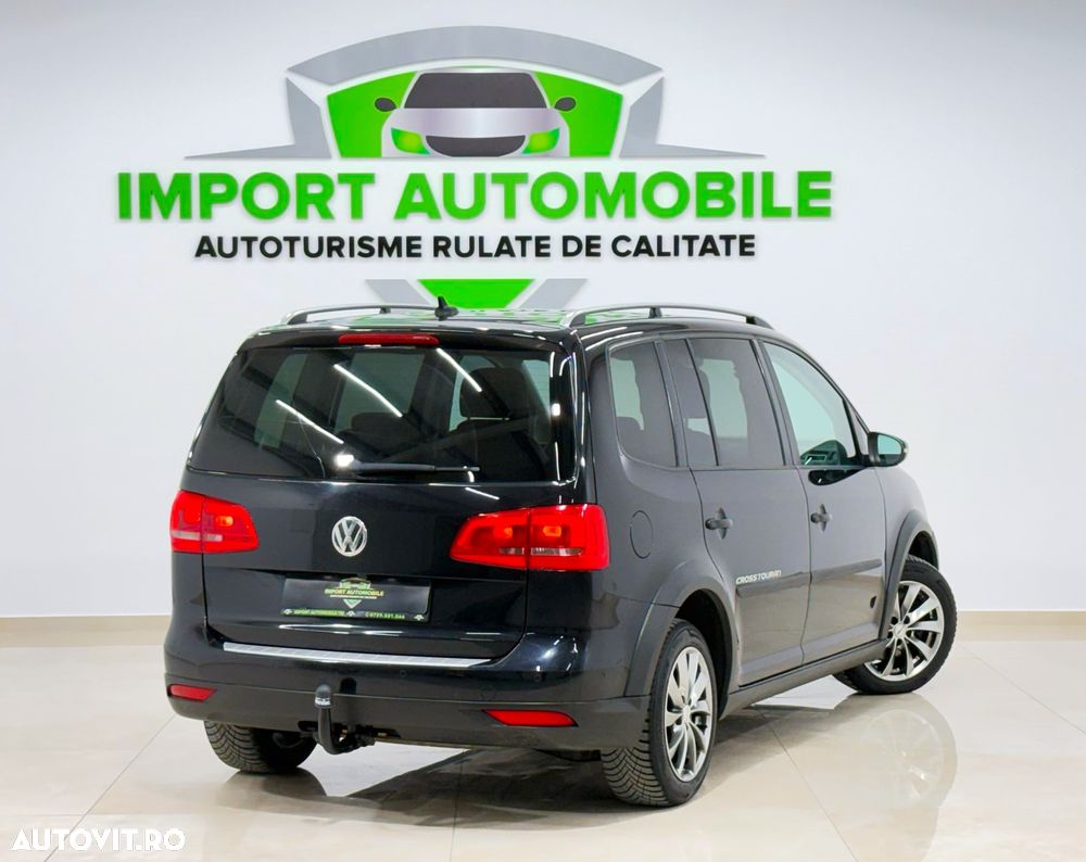 Volkswagen Touran 2.0 TDI DPF DSG Cross - 14