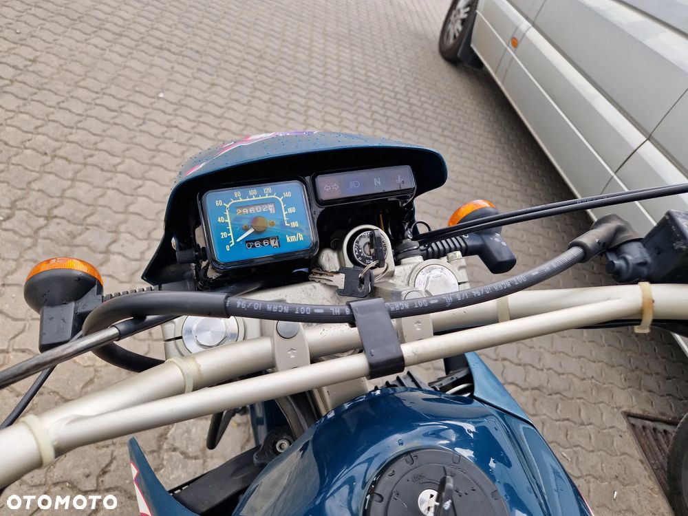 Kawasaki KLR - 16