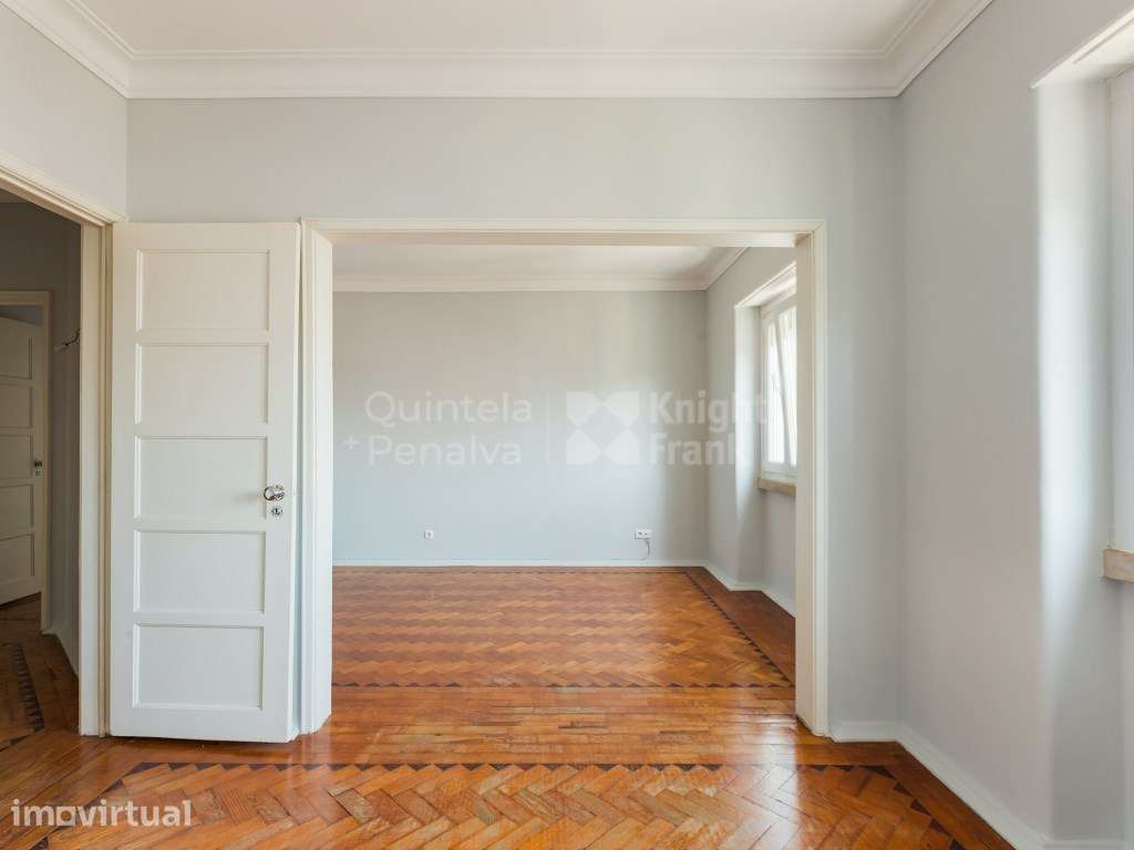 Apartamento T3 recuperado para arrendamento em Roma - Grande imagem: 3/25