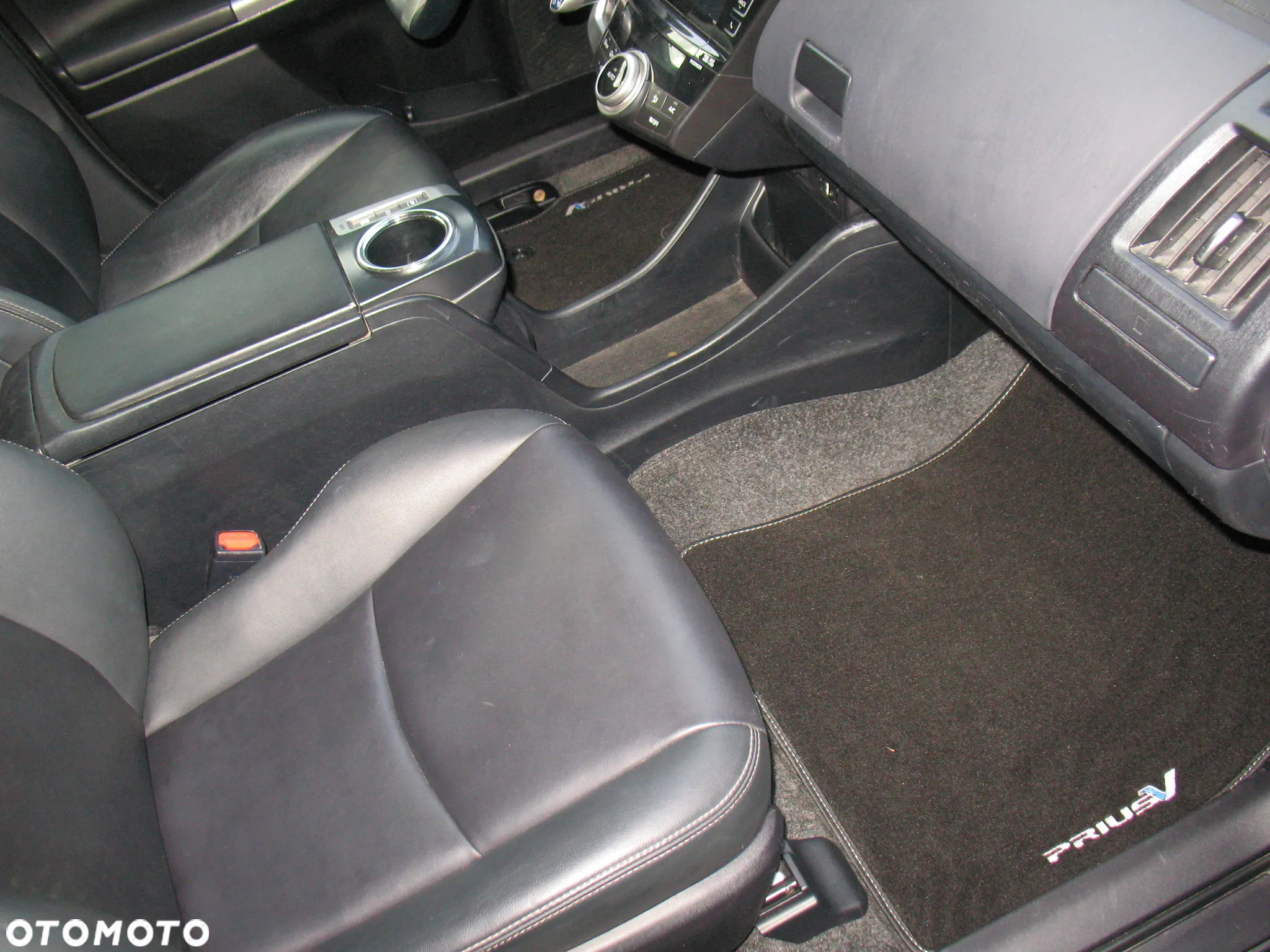 Toyota Prius+ (Hybrid) - 15