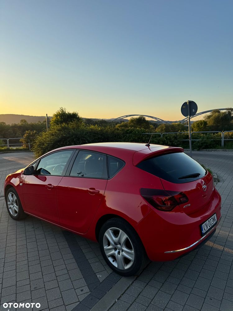 Opel Astra 1.6 CDTI DPF ecoFLEX TourerStart/Stop Exklusiv - 10