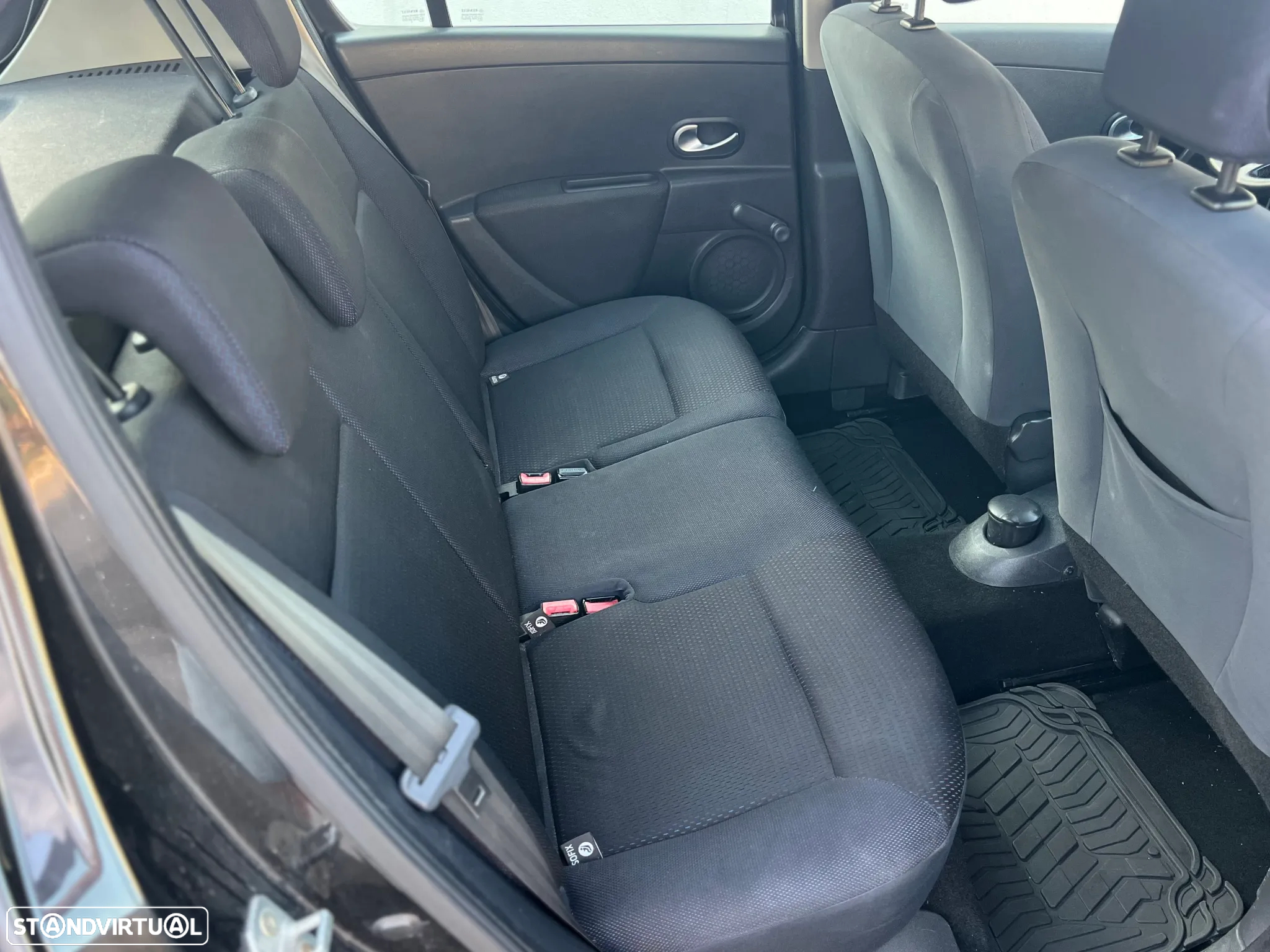 Renault Clio 1.2 16V Confort - 7
