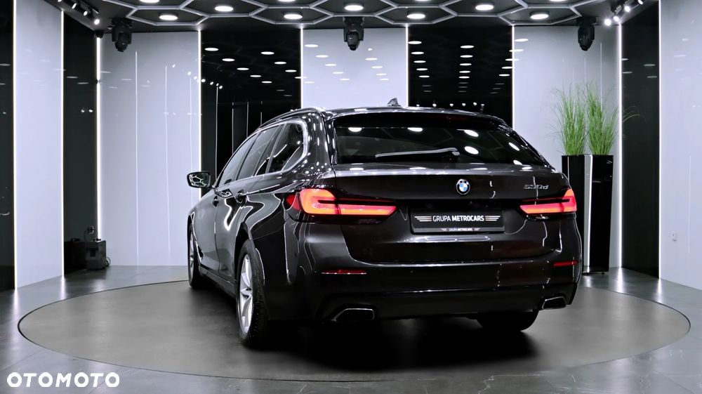 BMW Seria 5 530d Luxury Line - 6
