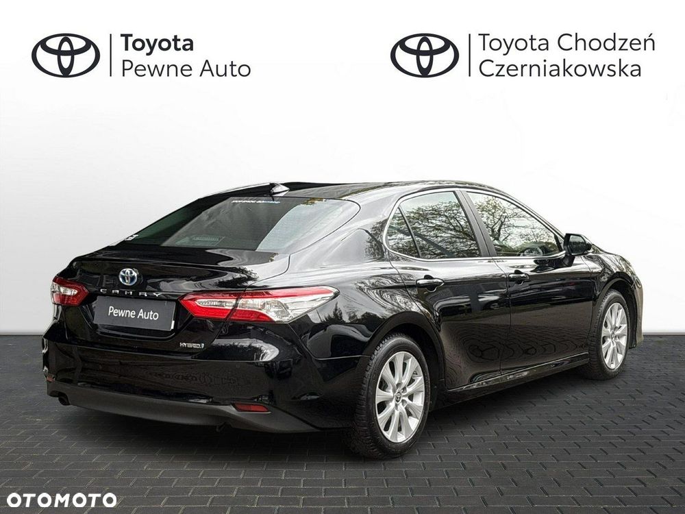 Toyota Camry - 5
