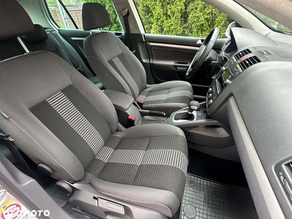 Volkswagen Golf - 10