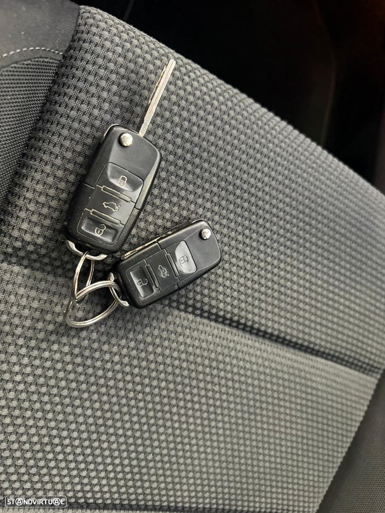 VW Golf 1.6 TDi Confortline - 11