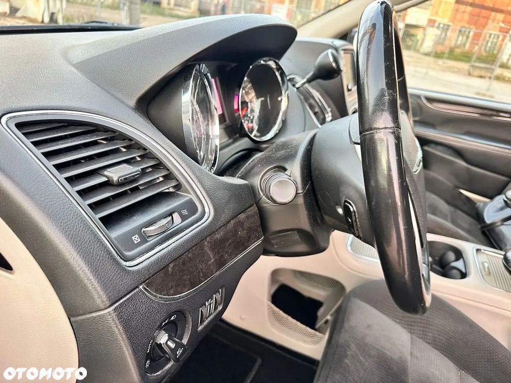 Chrysler Town & Country 3.6 Touring - 8