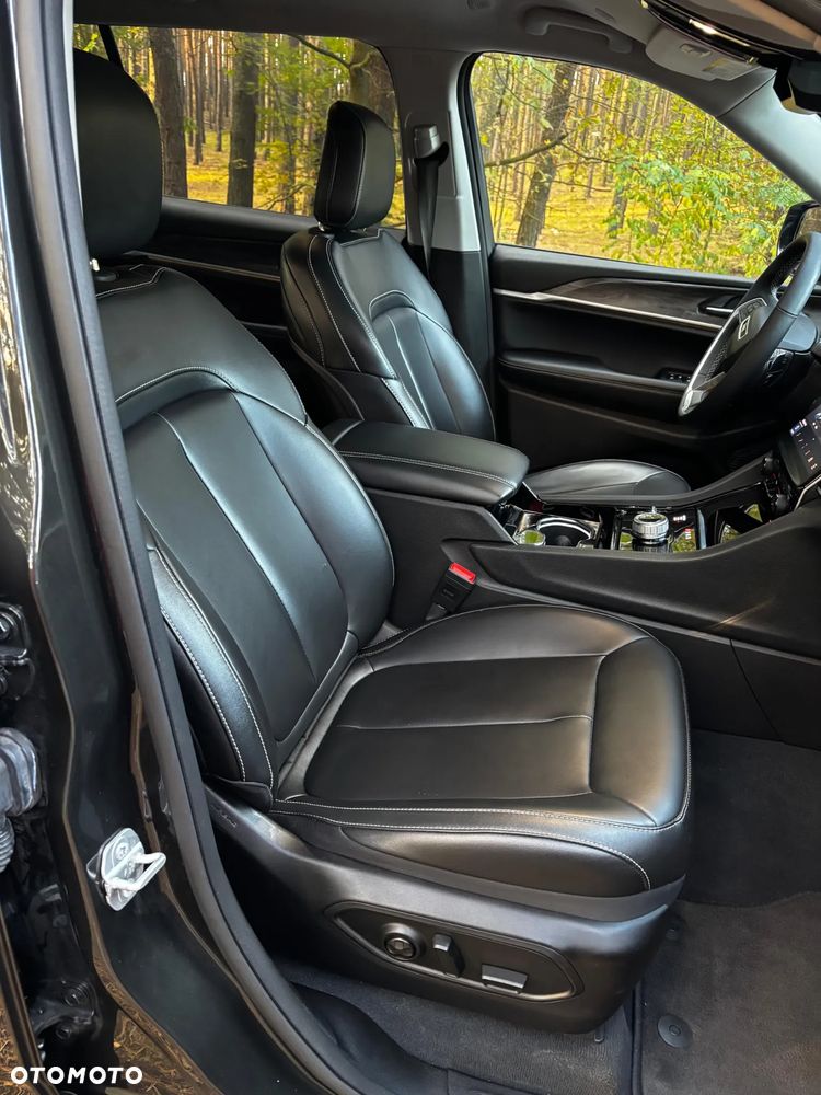 Jeep Grand Cherokee - 20