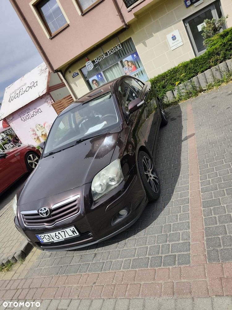 Toyota Avensis - 1