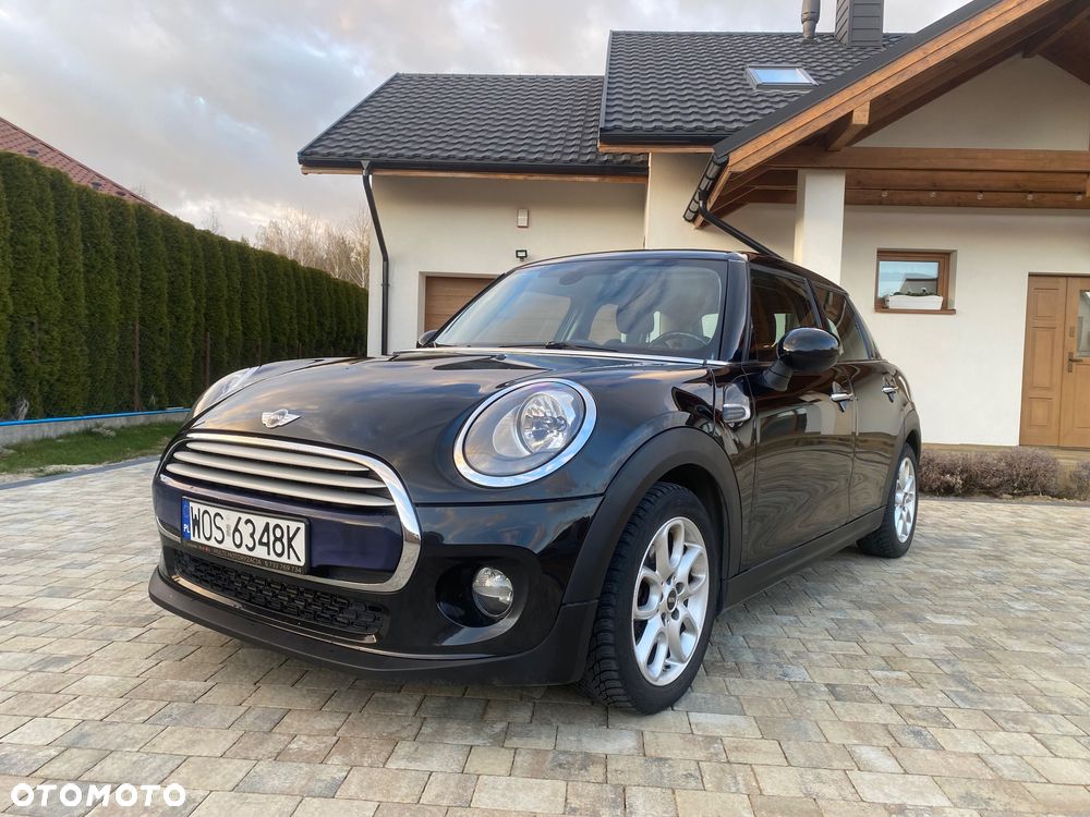 MINI Cooper Essential Trim - 1