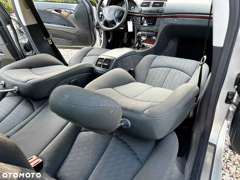 Mercedes-Benz Klasa E 240 Classic - 19