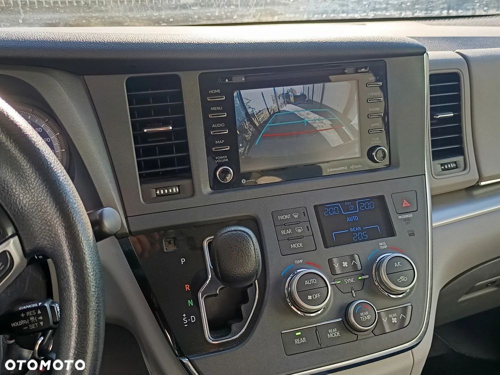 Toyota Sienna 3.5 V6 LE AWD - 10