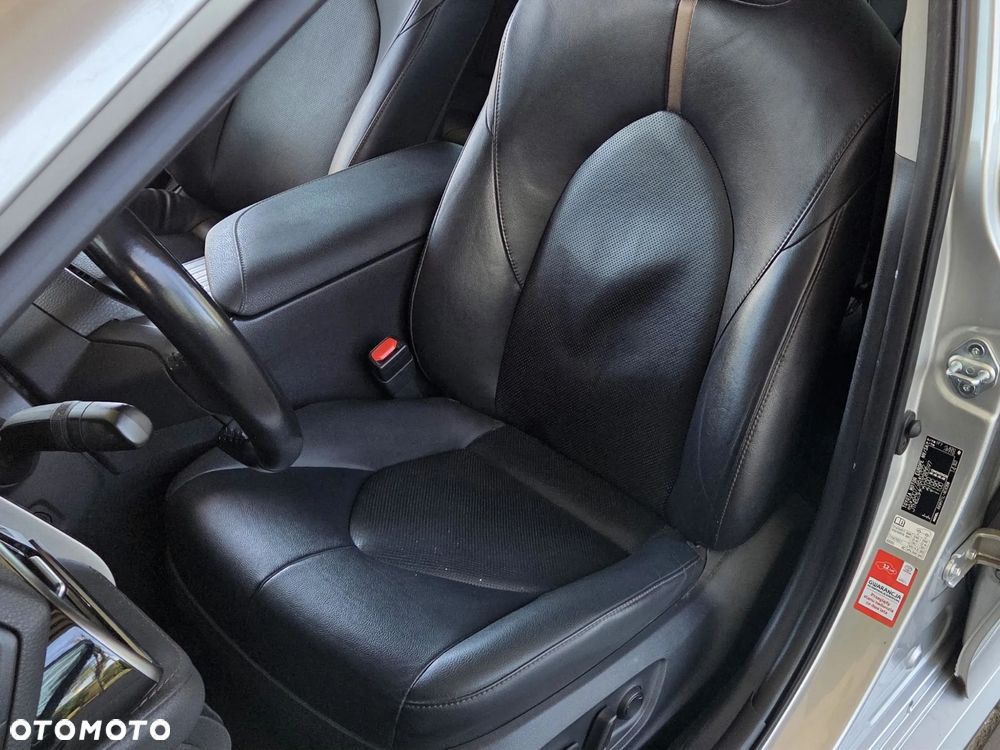 Toyota Camry 2.5 Hybrid Executive CVT - 10