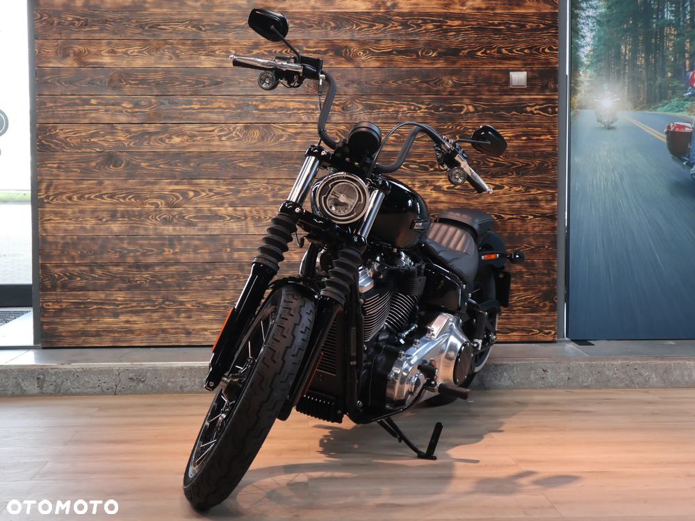 Harley-Davidson Softail Street Bob - 2