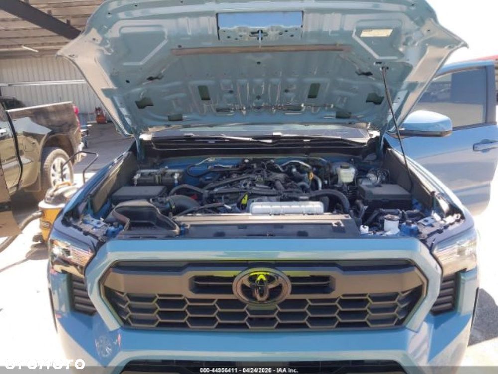 Toyota Tacoma - 12