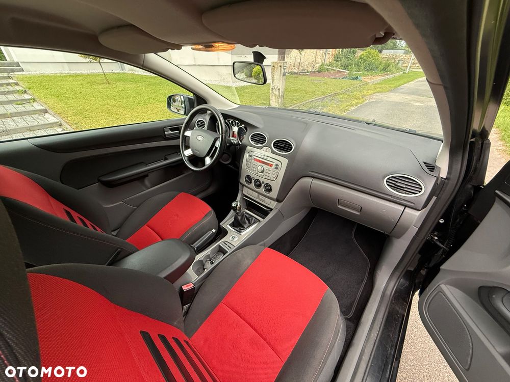Ford Focus 1.6 Ti-VCT Style - 24