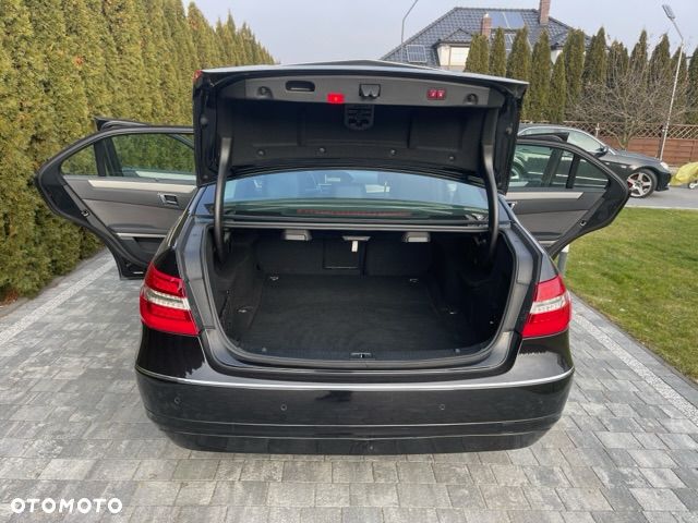 Mercedes-Benz Klasa E 250 CDI DPF BlueEFFICIENCY Automatik - 13
