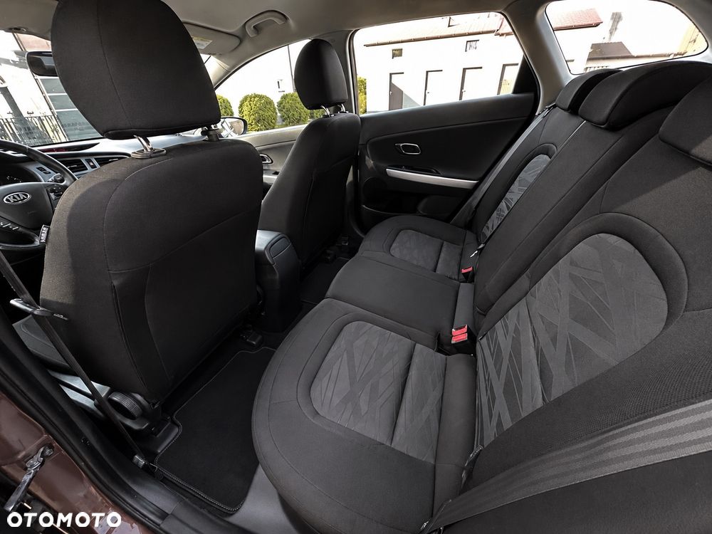 Kia Ceed 1.6 GDI ISG Dream-Team Edition - 10