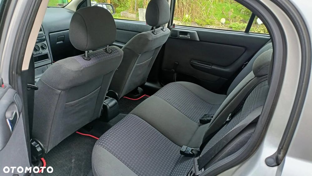 Opel Astra 1.6 - 17