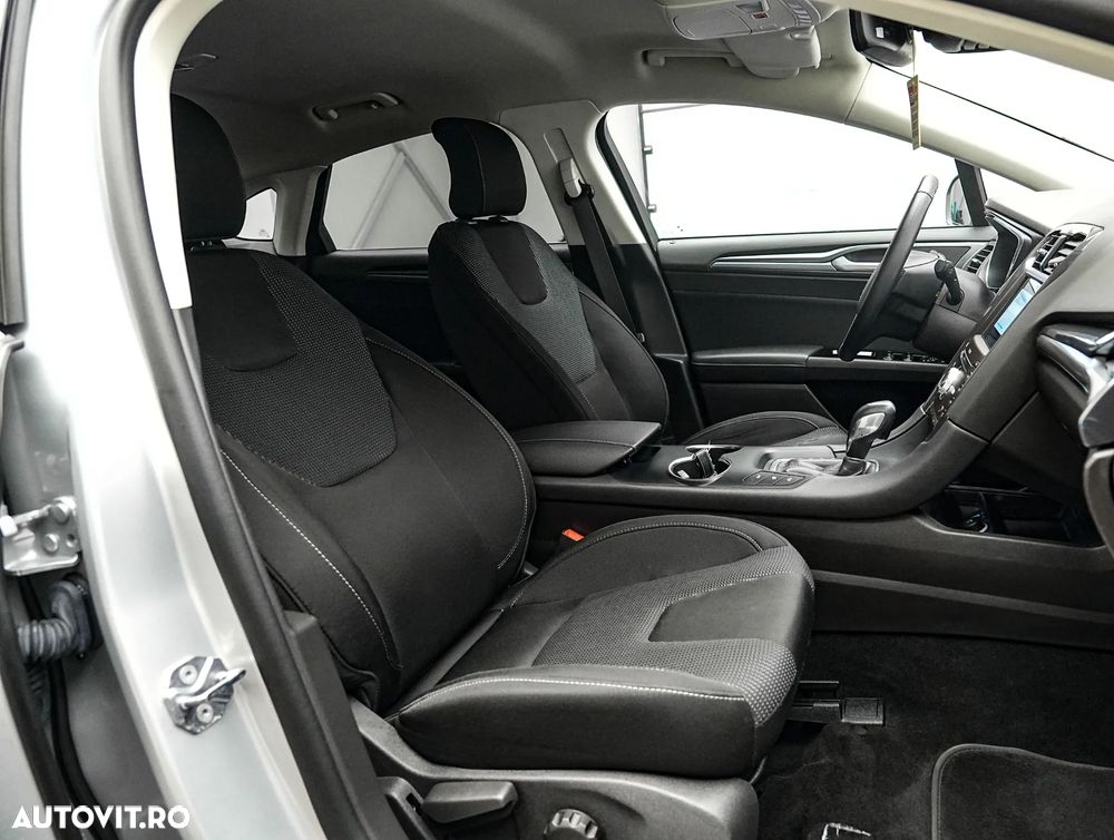 Ford Mondeo 2.0 HEV Titanium - 15