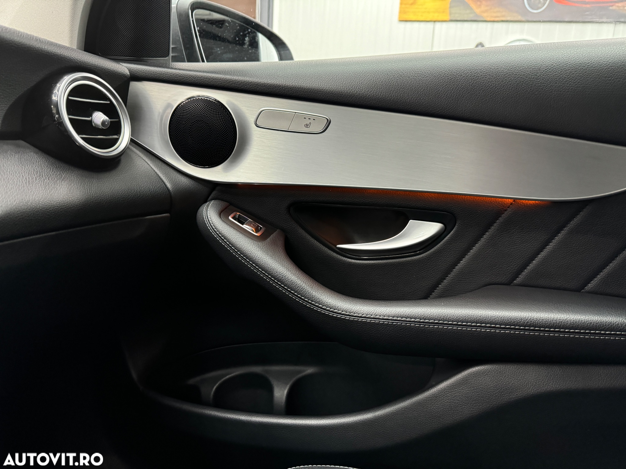 Mercedes-Benz GLC 250 4MATIC - 36