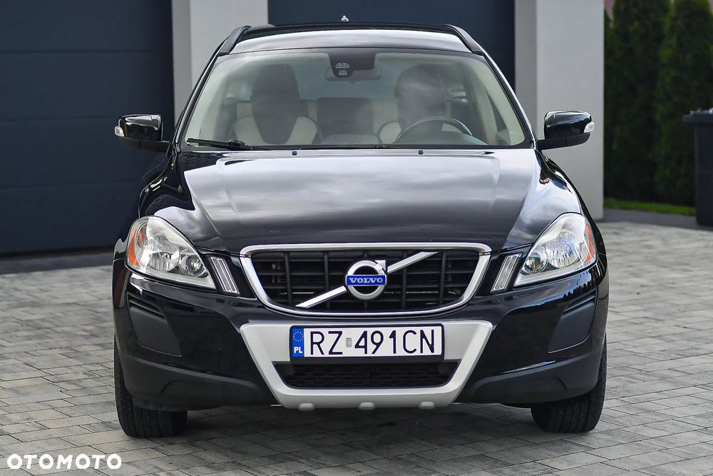 Volvo XC 60 D5 AWD - 9