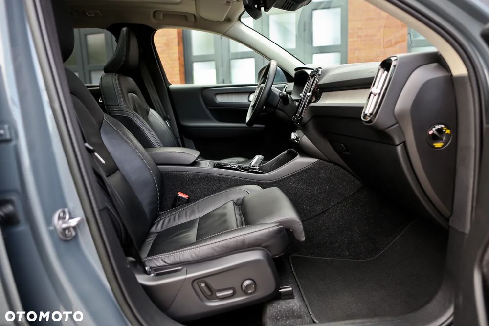 Volvo XC 40 B4 AWD Plus Bright - 29