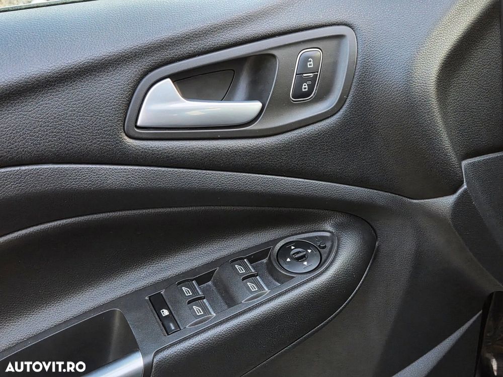 Ford Kuga 1.5 TDCi 2x4 Business Edition - 19