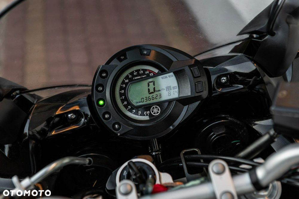 Yamaha FZ - 8