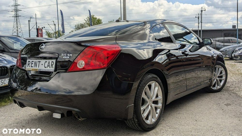 Nissan Altima - 12