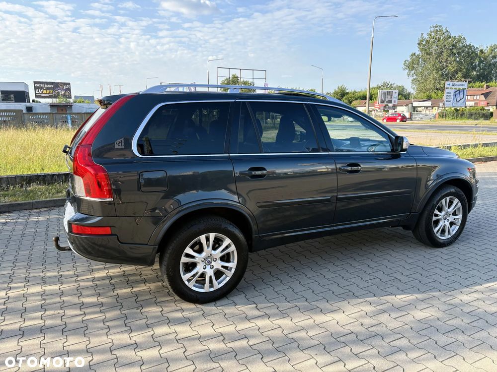 Volvo XC 90 - 9