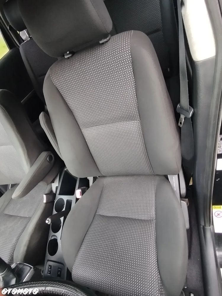Toyota Corolla Verso 2.2 D-4D Prestige Sport - 9