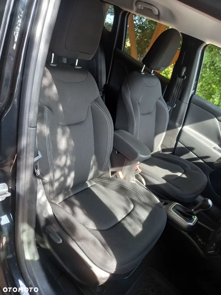 Jeep Renegade 1.3 GSE T4 Turbo Longitude FWD S&S - 27