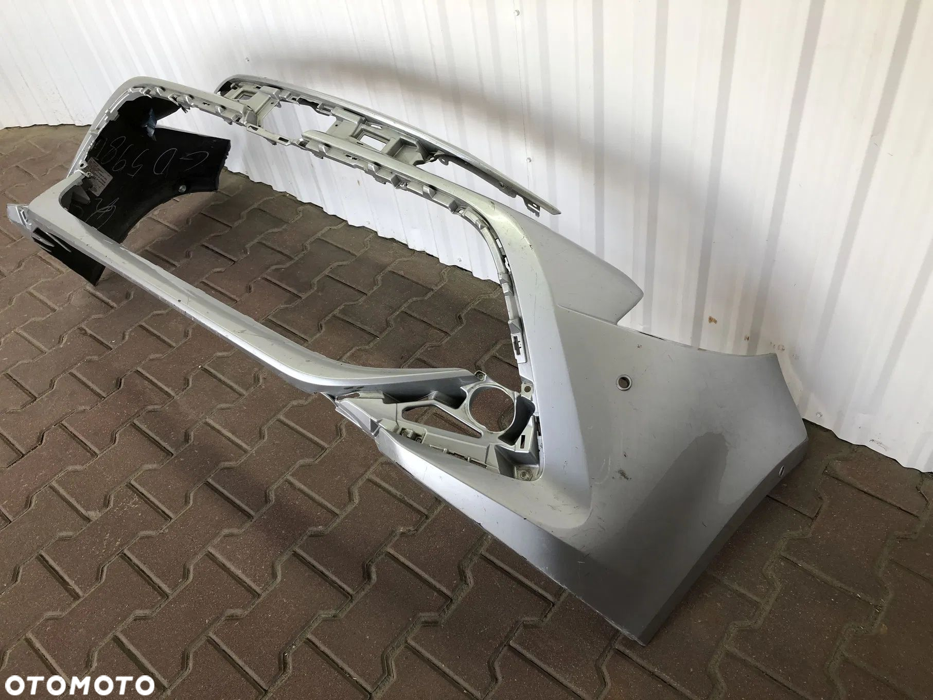 TOYOTA COROLLA E21 19- HB KOmbi zderzak przód przedni 6xPDC - 6