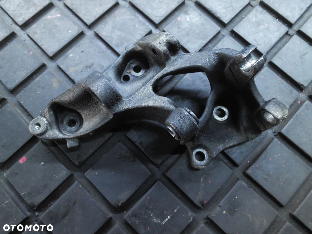 ŁAPA PODSTAWA ALTERNATORA CITROEN C3 II 1.6 EHDI 9658199180 - 1