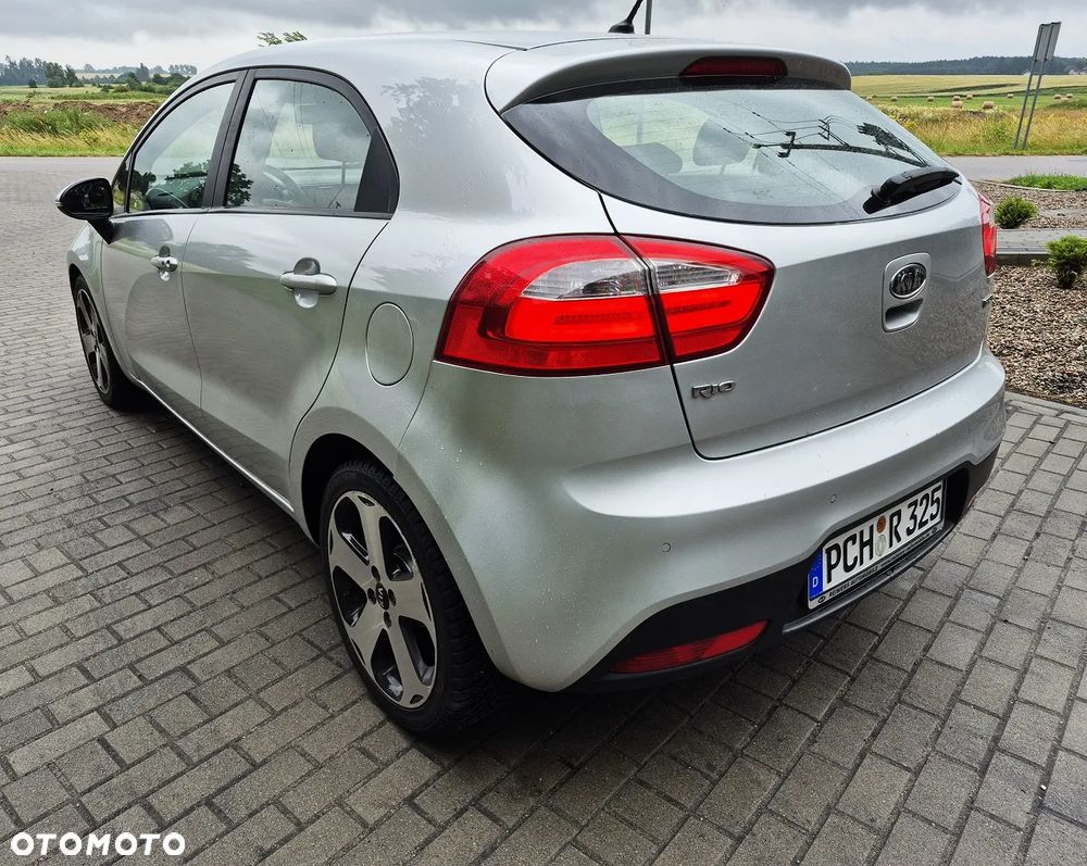 Kia Rio 1.4 crdi XL - 11