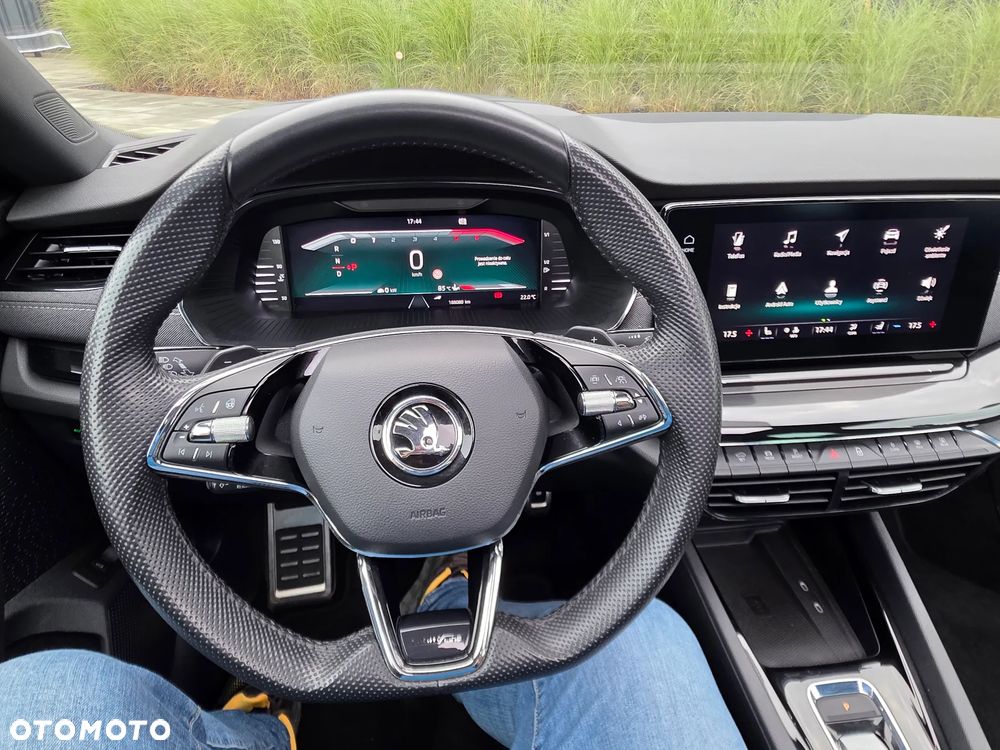 Skoda Octavia 2.0 TDI DSG Sportline - 23