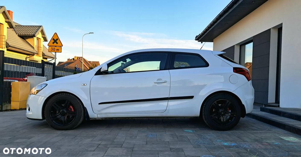 Kia Ceed - 8