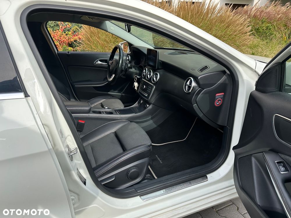 Mercedes-Benz Klasa A 180 7G-DCT - 10