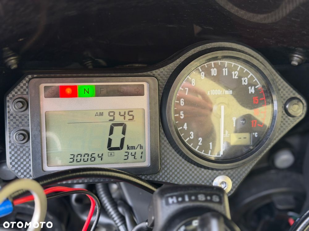 Honda CBR - 40