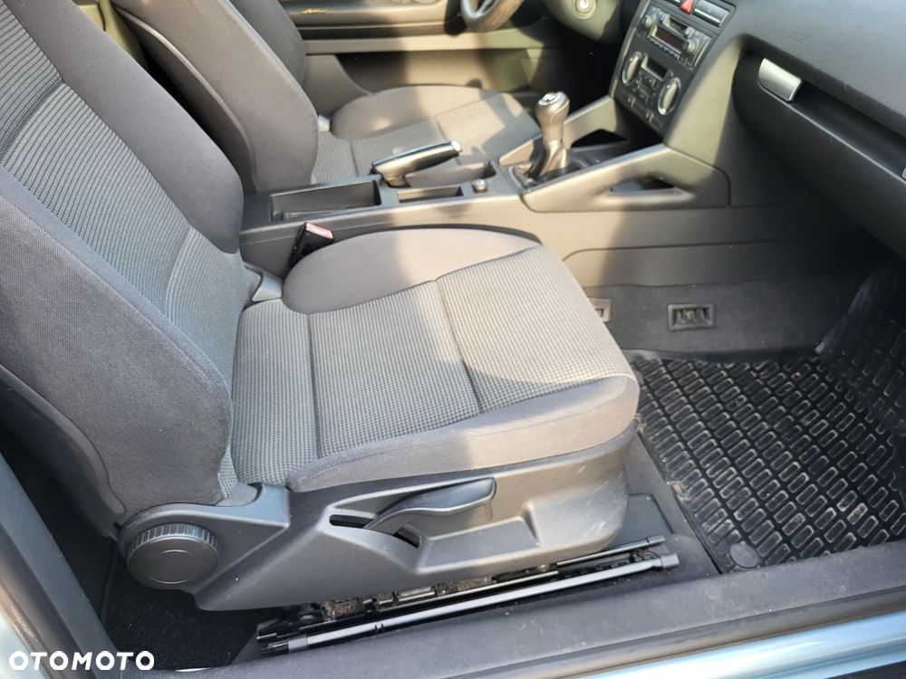 Audi A3 3-drzwiowe 1.6 Ambiente - 12