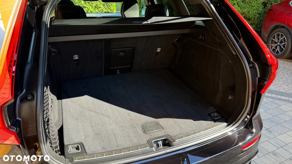 Volvo XC 60 B4 D Ultimate Dark - 40