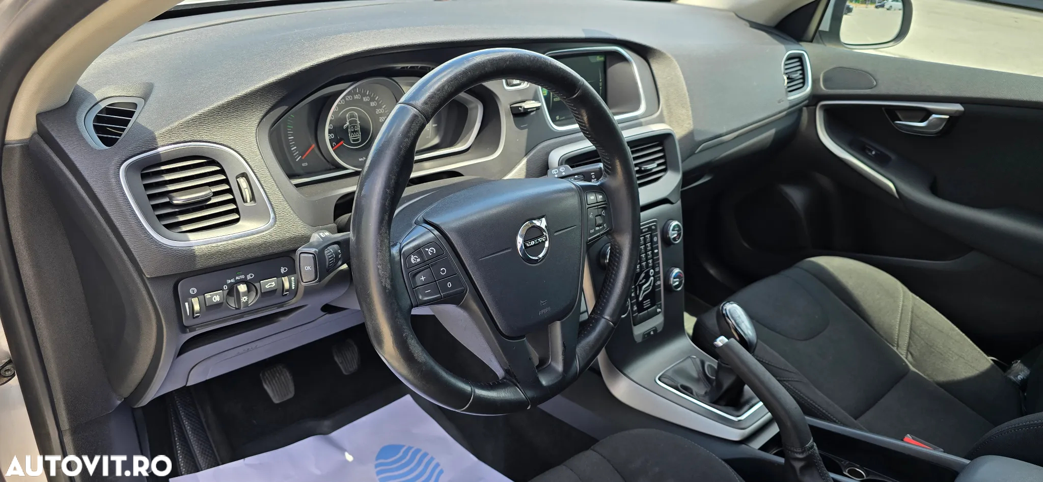 Volvo V40 D2 DRIVe Momentum - 12