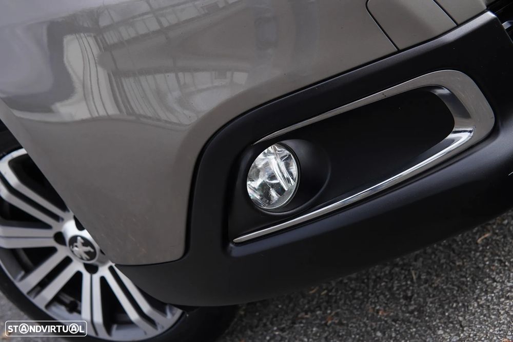 Peugeot 2008 1.2 PureTech Style - 36