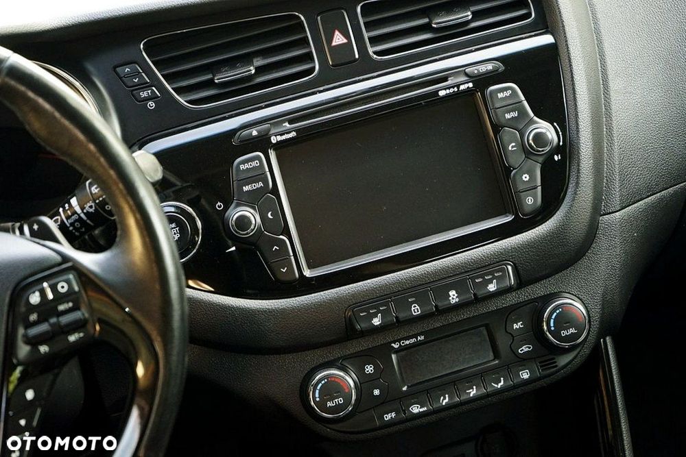 Kia Ceed - 28