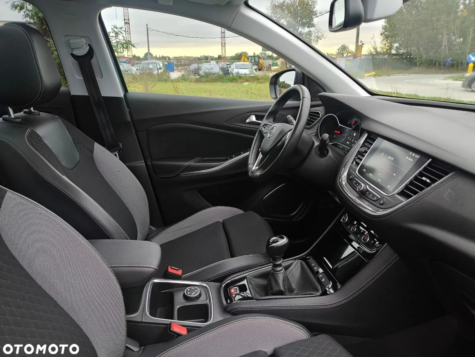 Opel Grandland X 1.5 D Start/Stop Business INNOVATION - 2