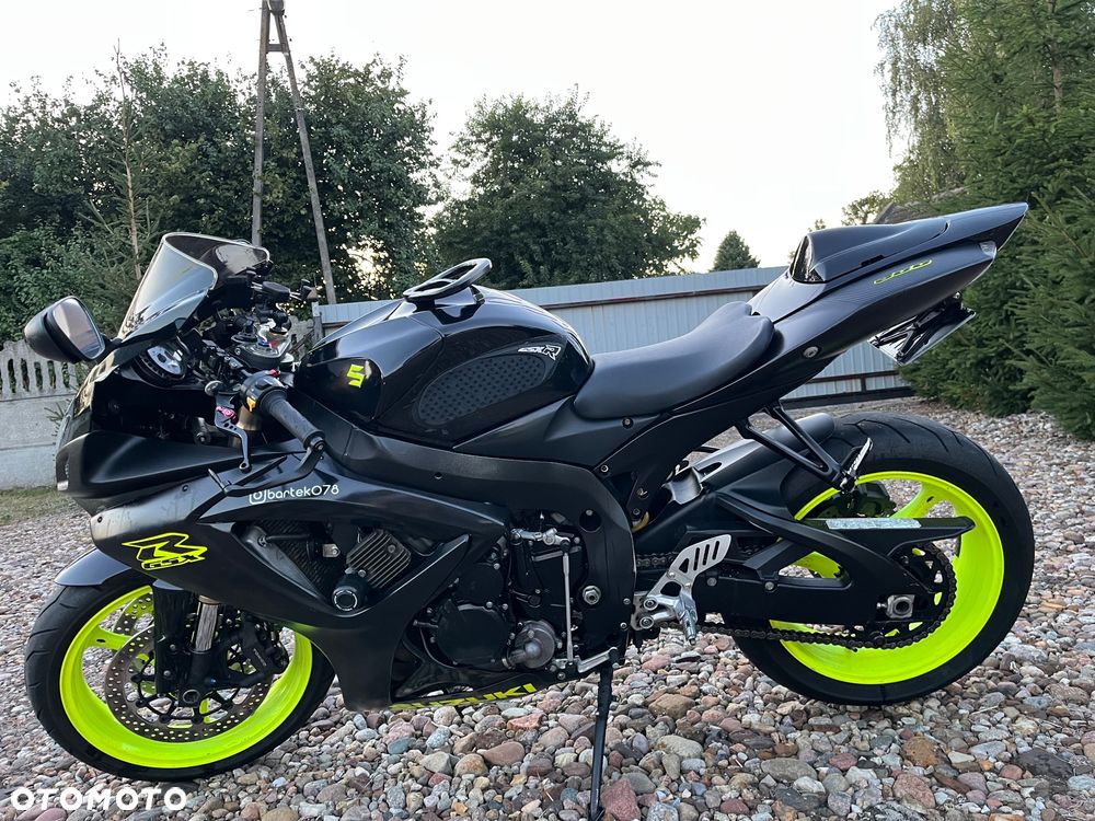 Suzuki GSX-R - 6