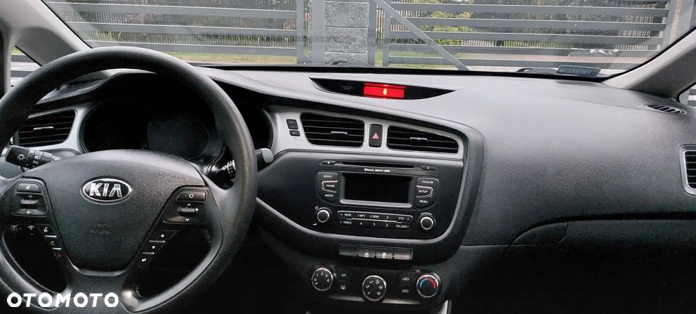 Kia Ceed - 11