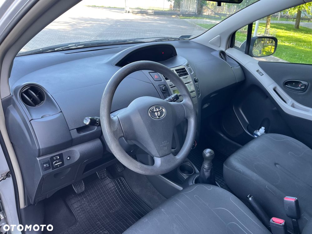Toyota Yaris 1.0 Luna A/C - 23