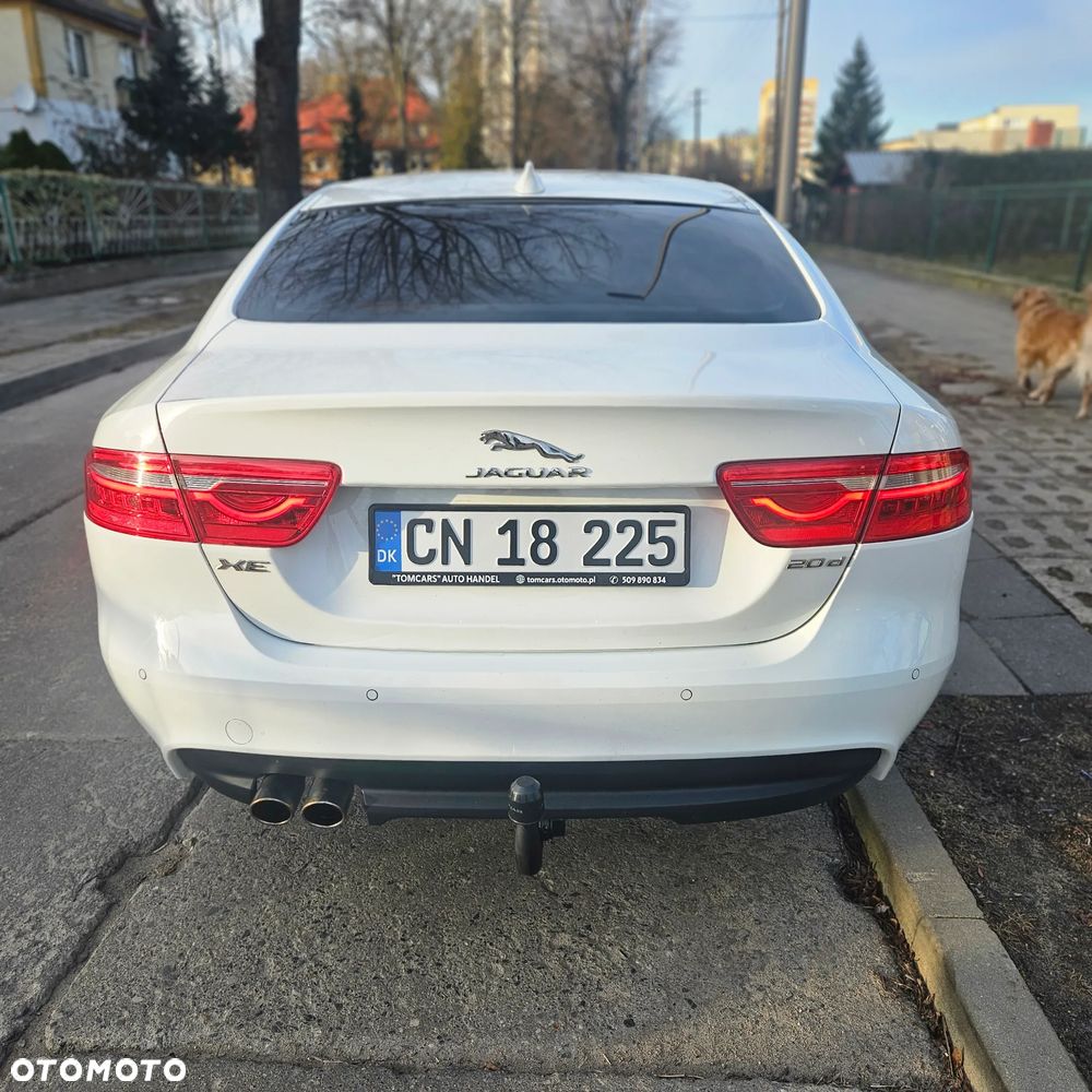 Jaguar XE - 7